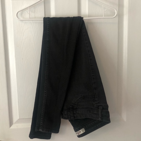 Holister Skinny Jeans - Picture 2 of 4